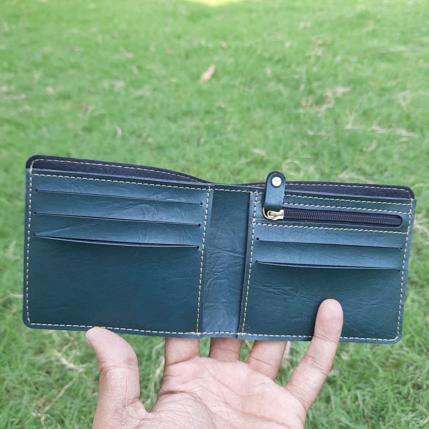 1443 GENTS ZIP WALLET OLIVE GREEN - Image 2