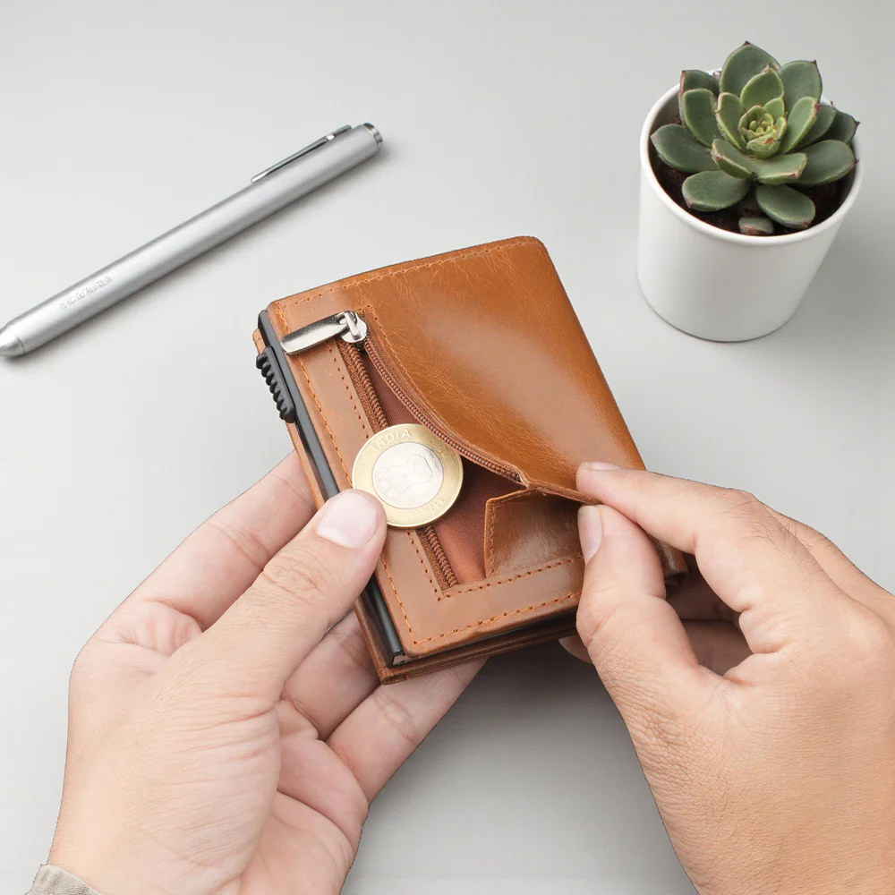 DEFENDER CARD HOLDER TAN - Image 5